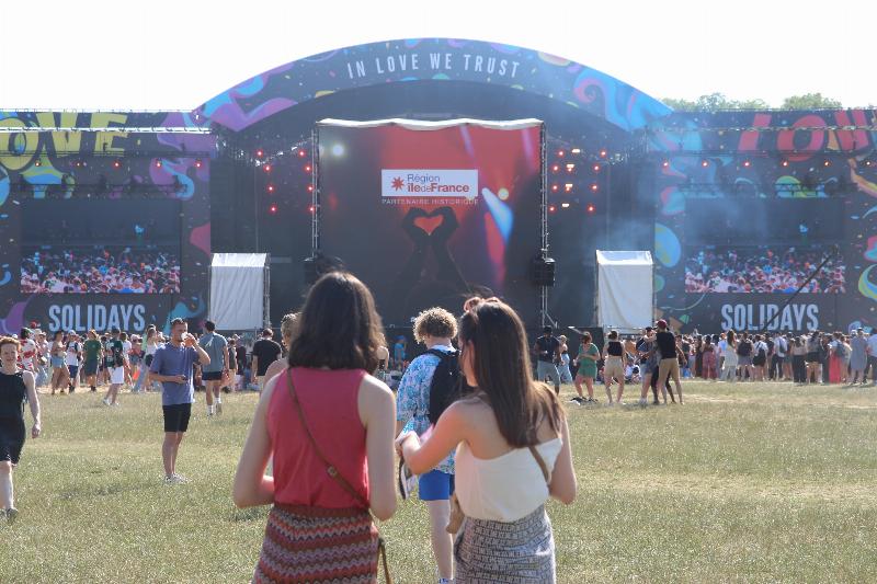 Les fêtes régionales françaises et leurs traditions culturelles diverses